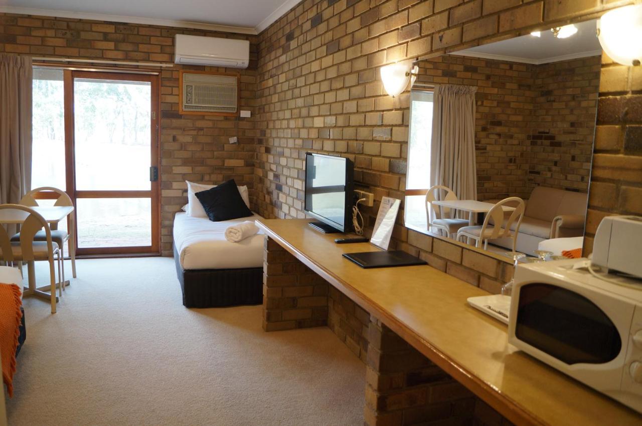 Magdala Motor Lodge&Lakeside Restaurant Stawell Bagian luar foto