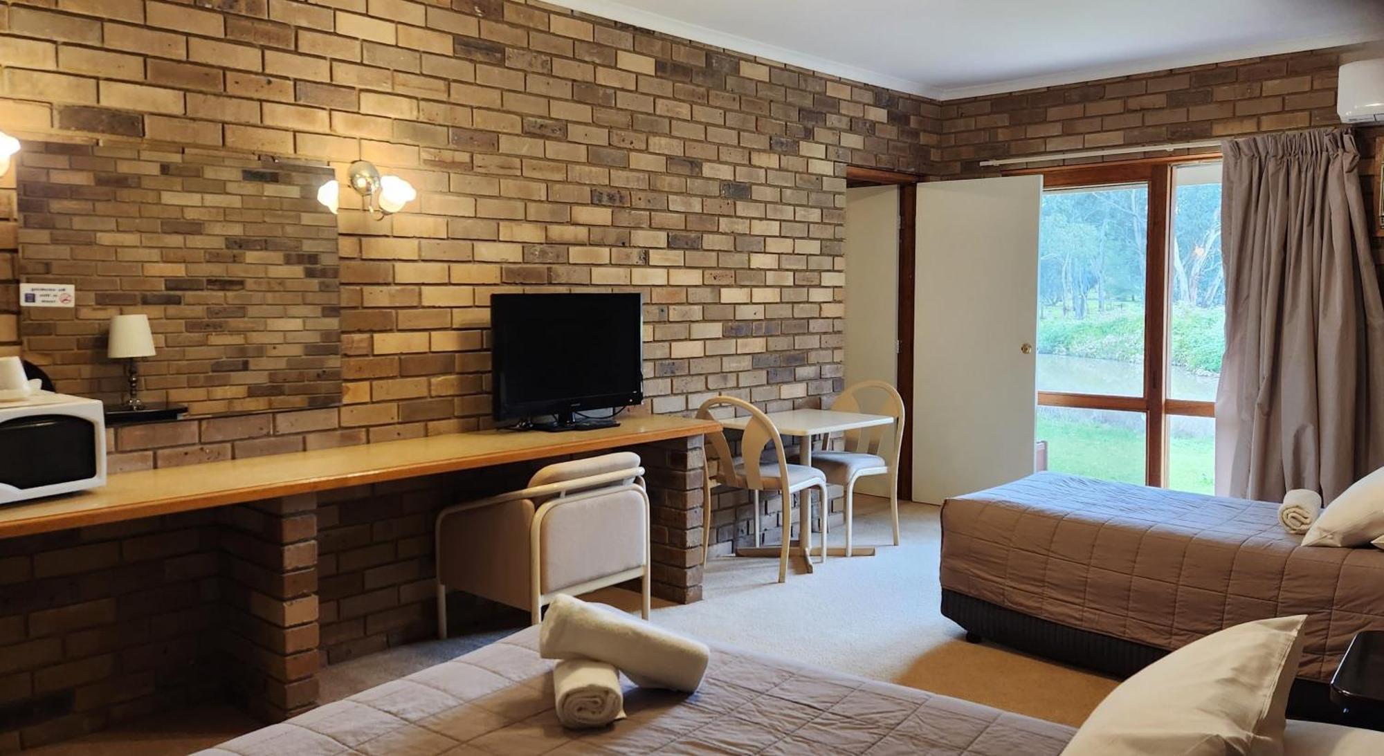 Magdala Motor Lodge&Lakeside Restaurant Stawell Bagian luar foto