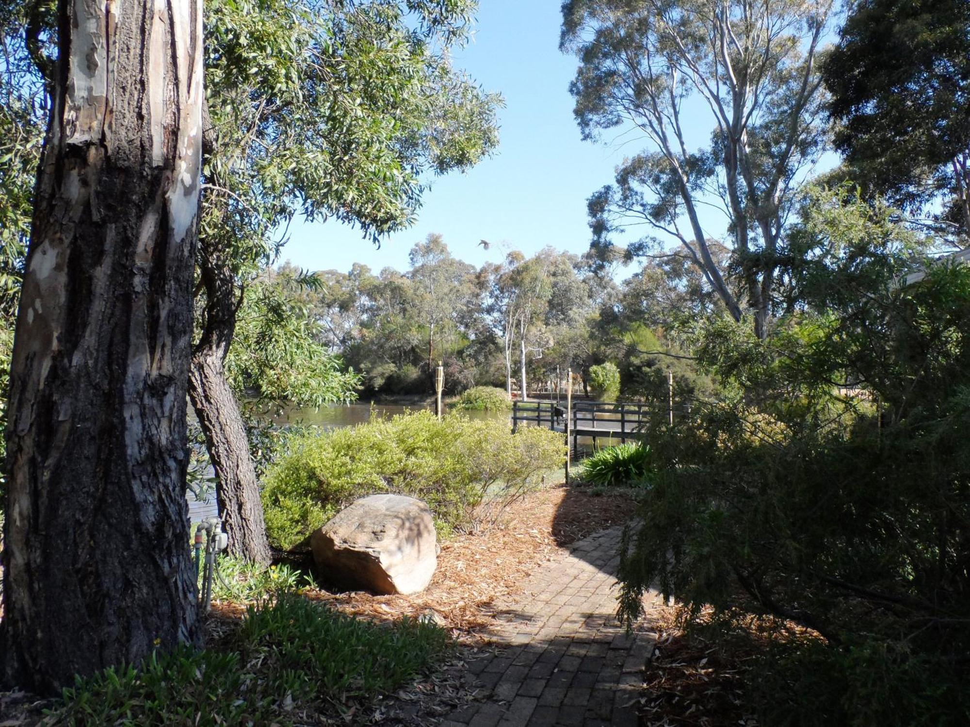 Magdala Motor Lodge&Lakeside Restaurant Stawell Bagian luar foto