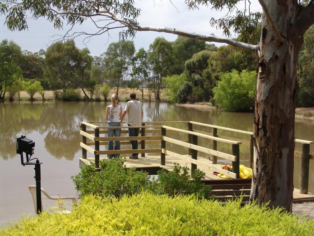 Magdala Motor Lodge&Lakeside Restaurant Stawell Bagian luar foto