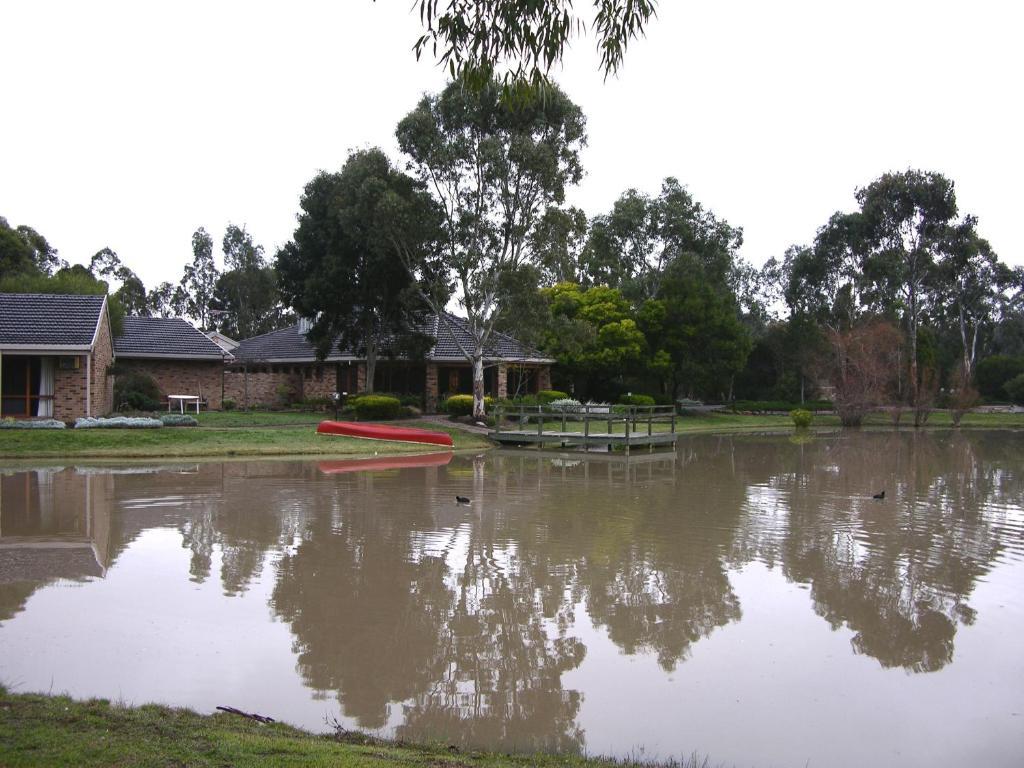 Magdala Motor Lodge&Lakeside Restaurant Stawell Bagian luar foto