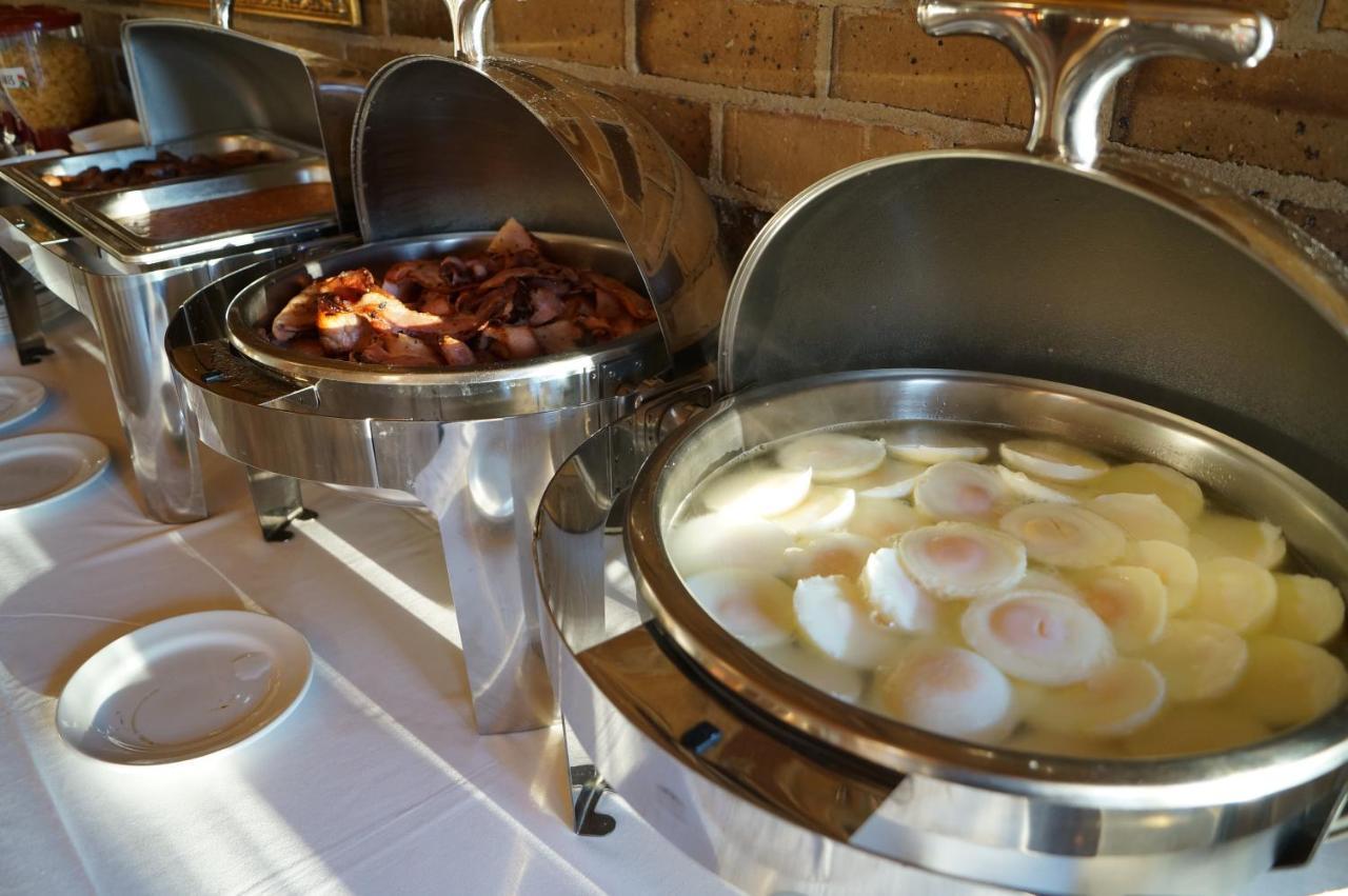 Magdala Motor Lodge&Lakeside Restaurant Stawell Bagian luar foto